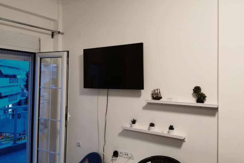 Apartment With 3 Rooms Just 1 Min From The Beach And Free Public Parking Peraia  Exterior photo
