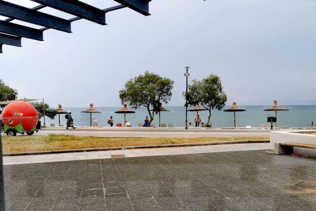 Apartment With 3 Rooms Just 1 Min From The Beach And Free Public Parking Peraia  Exterior photo