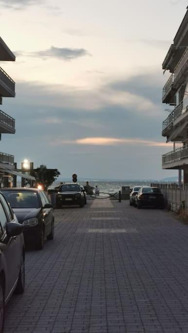 Apartment With 3 Rooms Just 1 Min From The Beach And Free Public Parking Peraia  Exterior photo